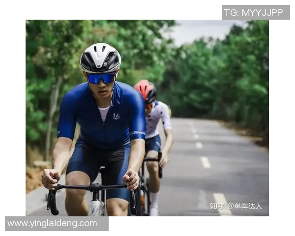 打篮球时佩戴眼镜的选择与注意事项助你提升运动表现与视觉体验